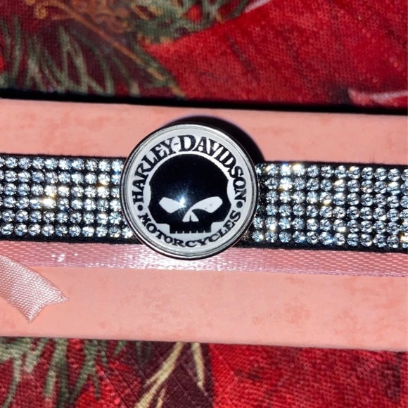 - HD Snap Bling Bracelet - Picture 2 of 6